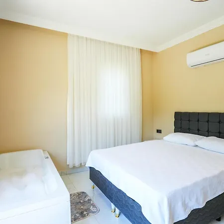 Albatross فيلة *